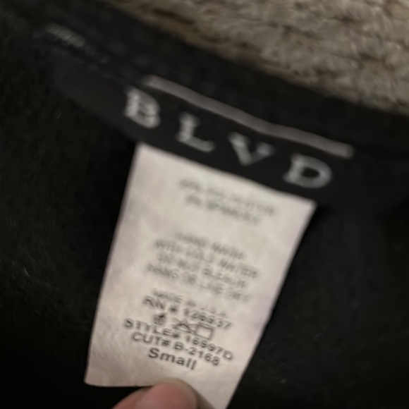 BLVD SKIRT AND TOP SIZE SMALL - Picture 7 of 9